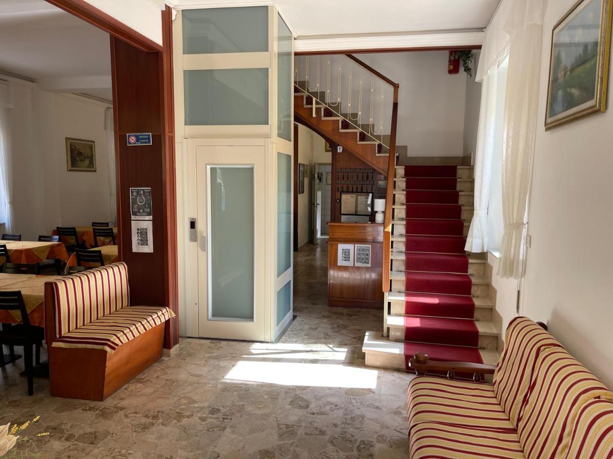 Hotel Margot 利多迪卡马约雷 外观 照片
